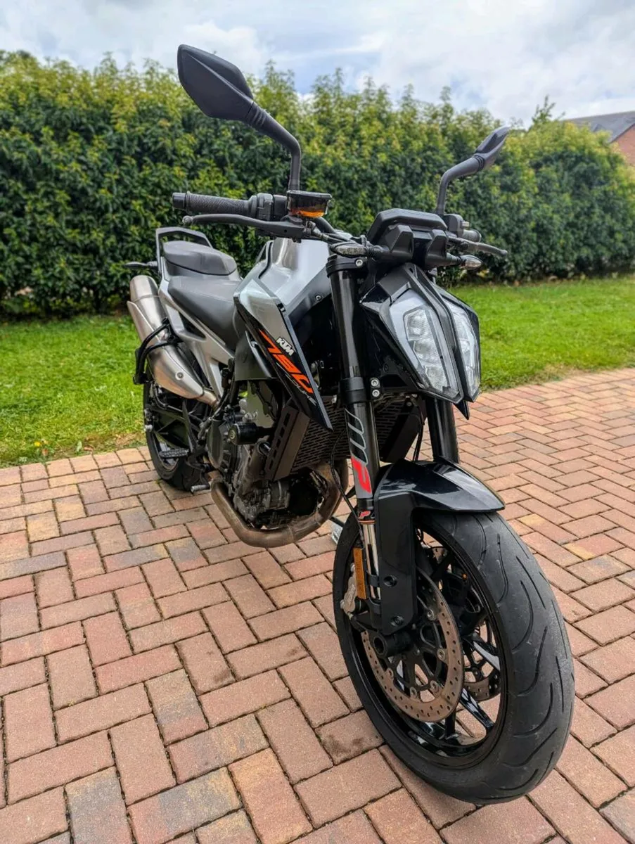 KTM 790 Duke - Image 4