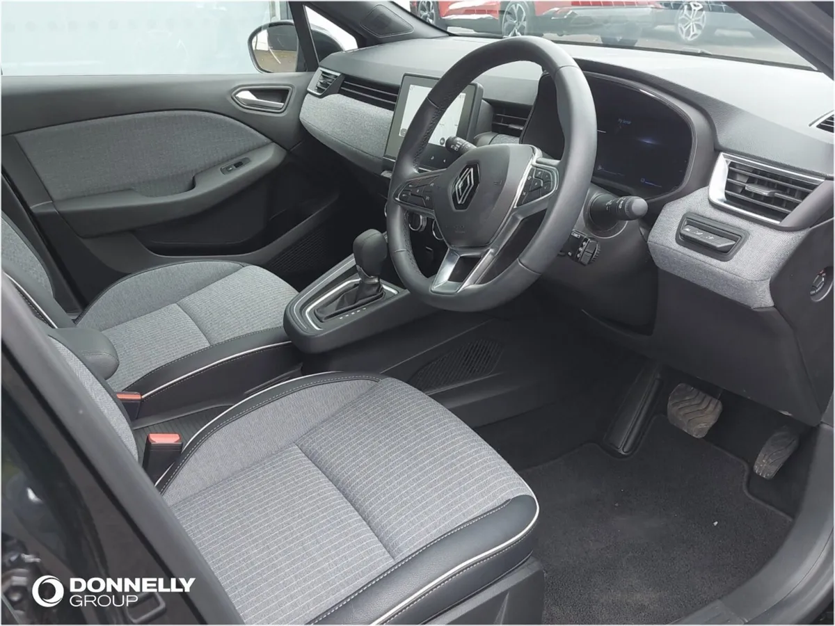 Renault Clio Hatchback Techno - Image 4