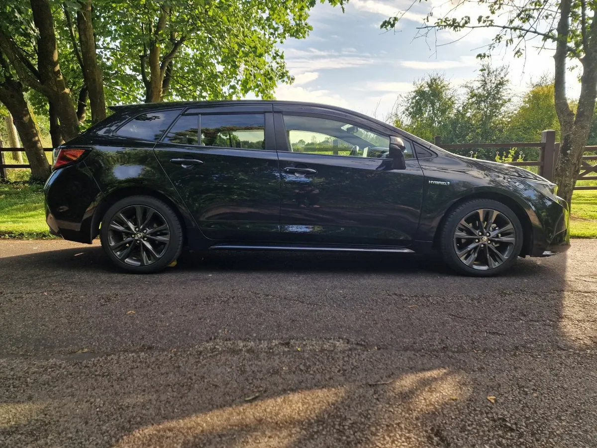 2020 Toyota Corolla WXB estate 2020 hybrid - Image 2