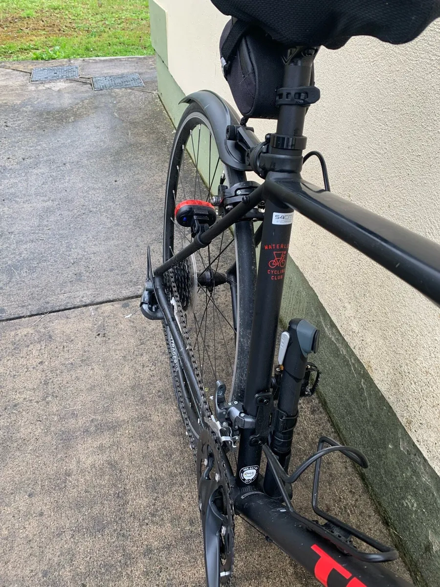 Bike and tow hitch bike carrier - Image 2