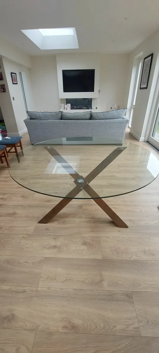 Kitchen Table and chairs - Image 1