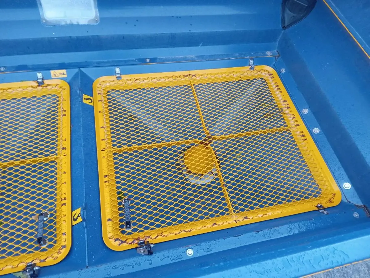 Fertiliser spreader - Image 4