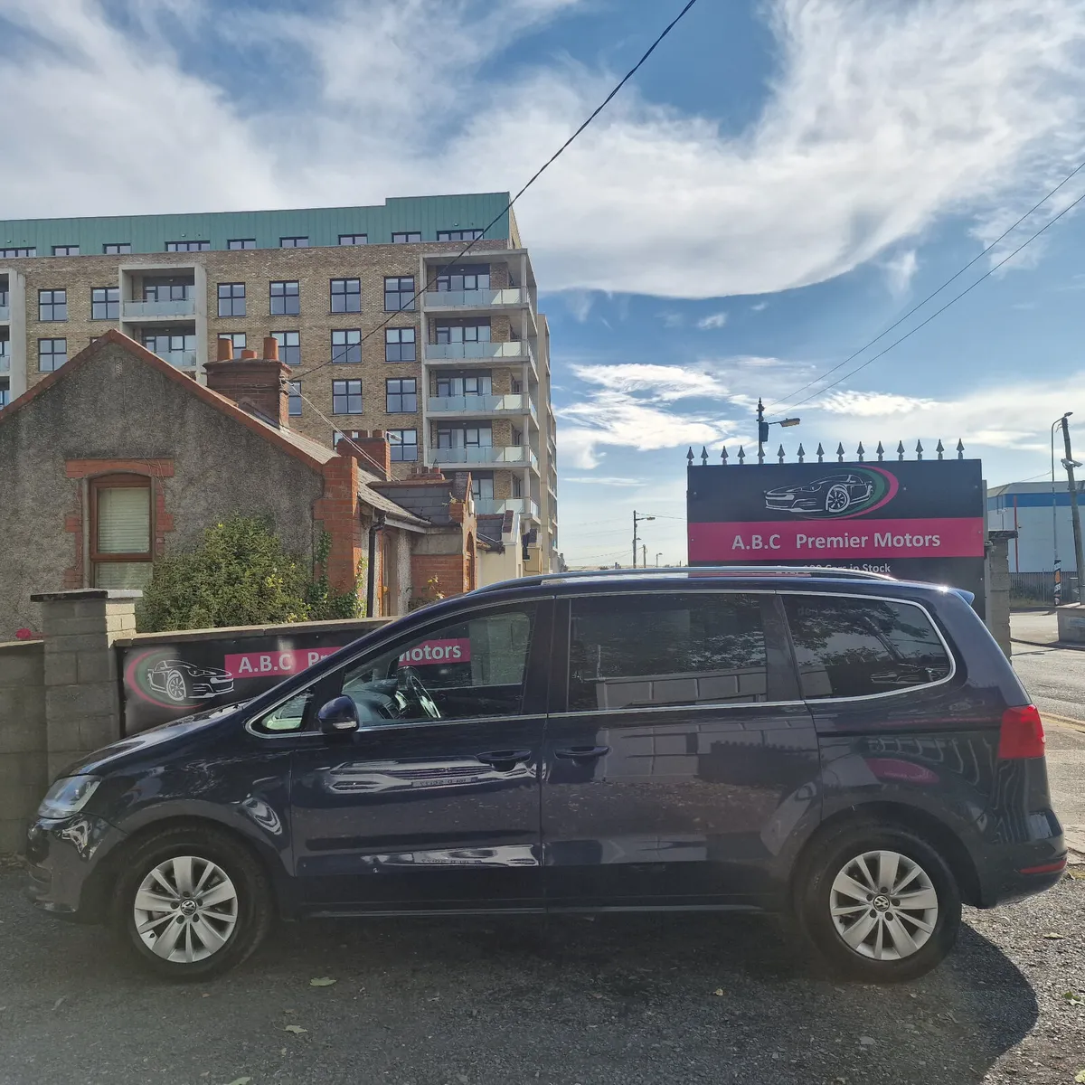 Volkswagen Sharan 2013 Automatic - Image 2