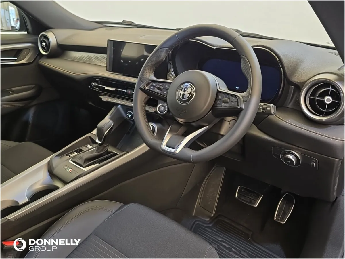 Alfa Romeo Tonale Hatchback Sprint - Image 4
