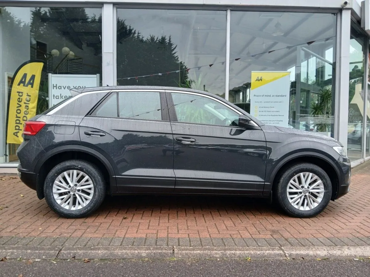 Volkswagen T-Roc 1.0 TSI 115bhp  Technology Pack - Image 3