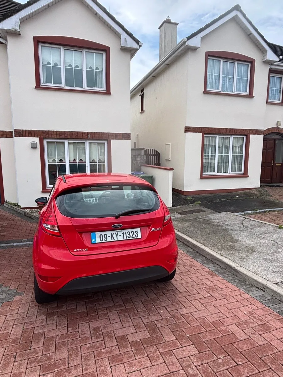 Ford Fiesta 2009 - Image 2