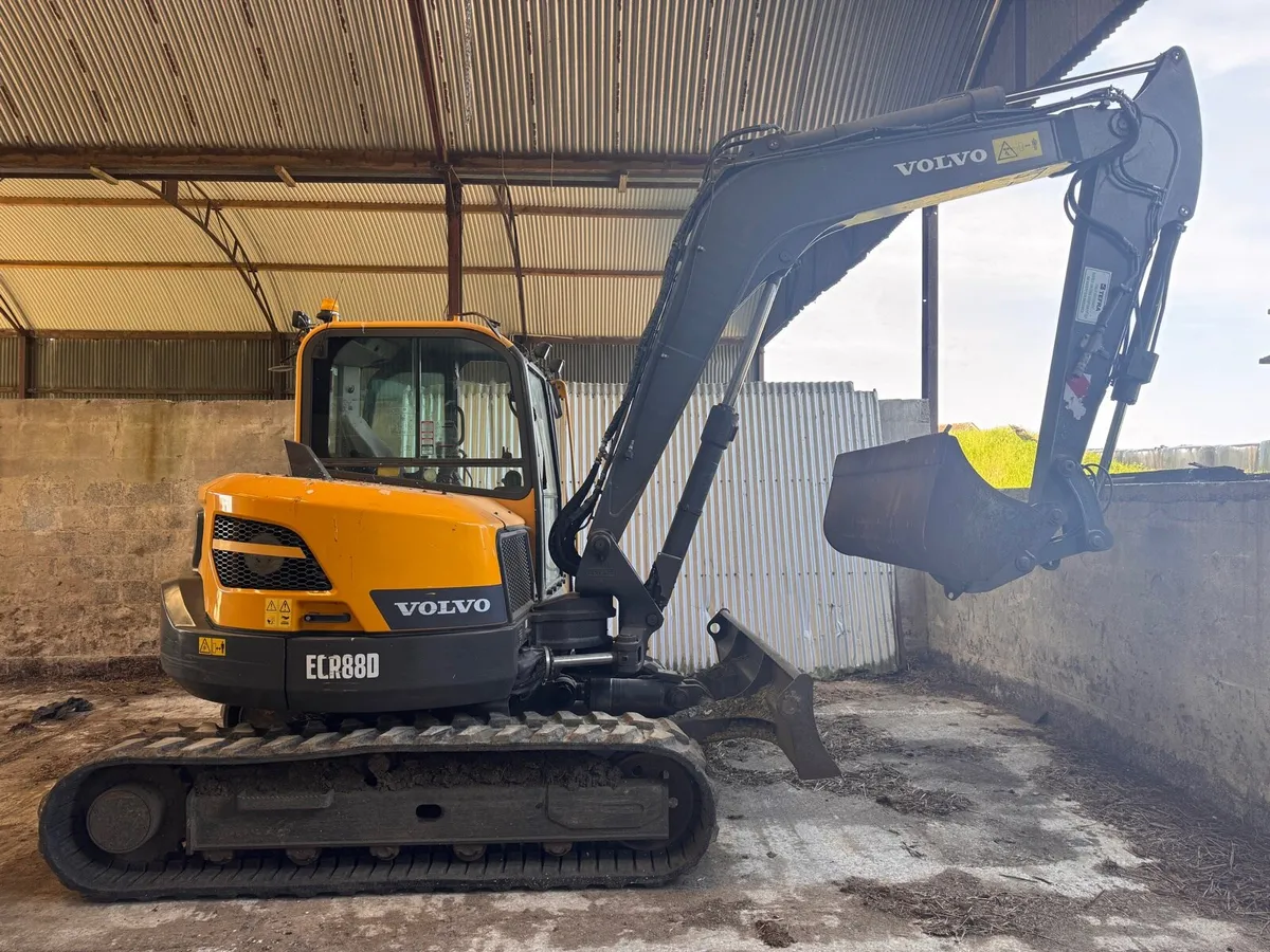 Volvo 8 Tonne Digger - (no vat) - Image 1