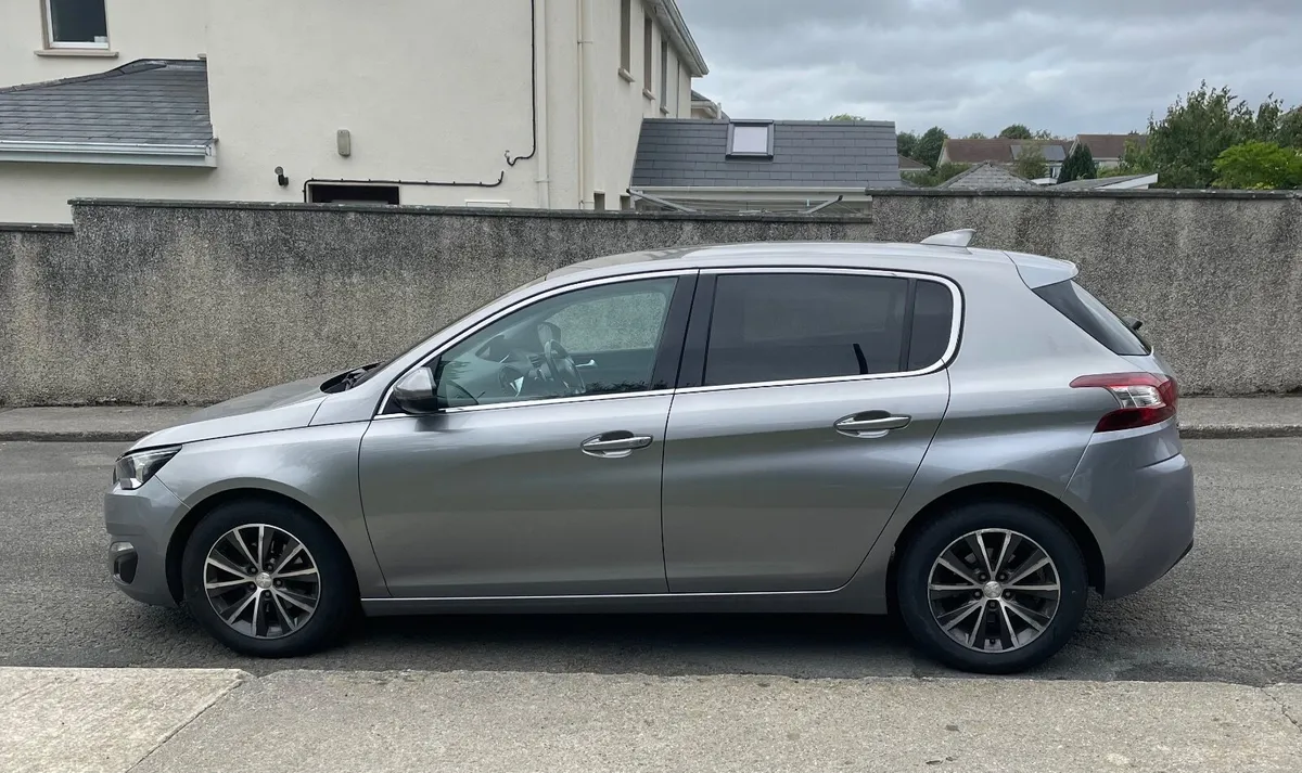 Peugeot 308 2014 - Image 2
