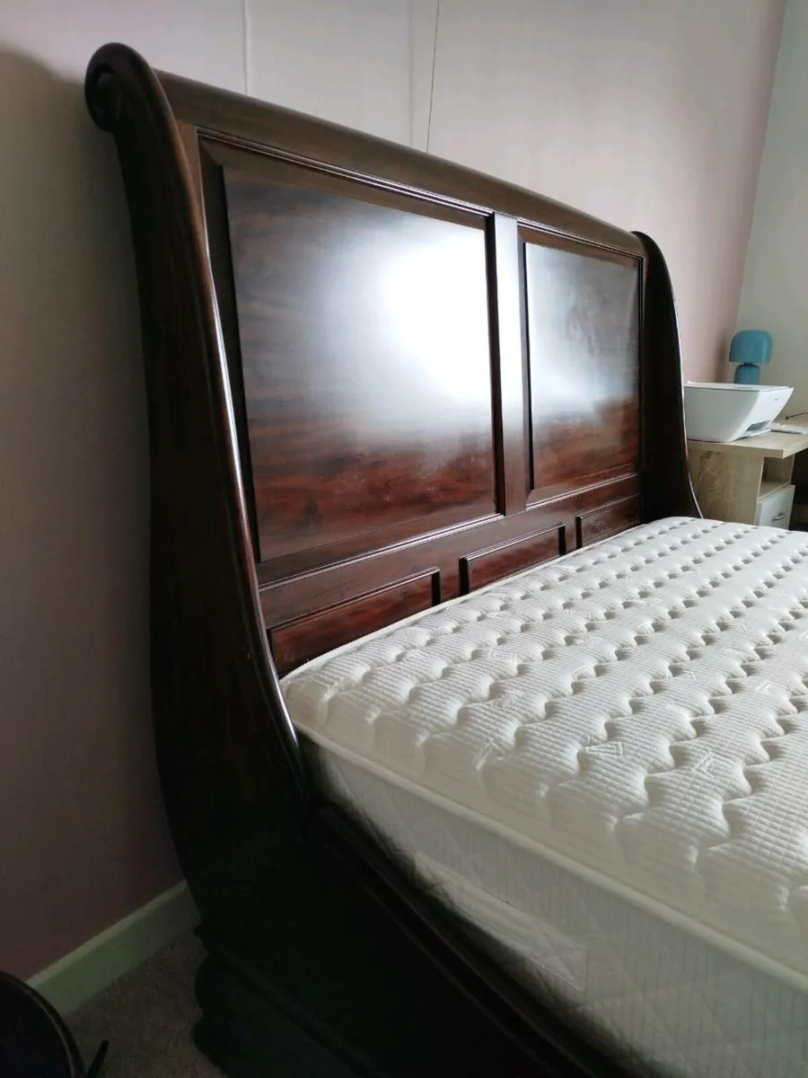 Beautiful Mahogany Sleigh Bed - Image 3