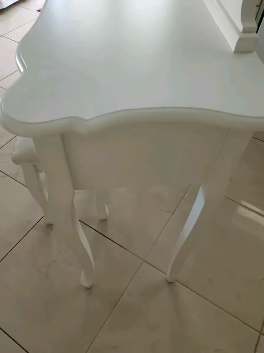 Dressing table and stool - Image 1