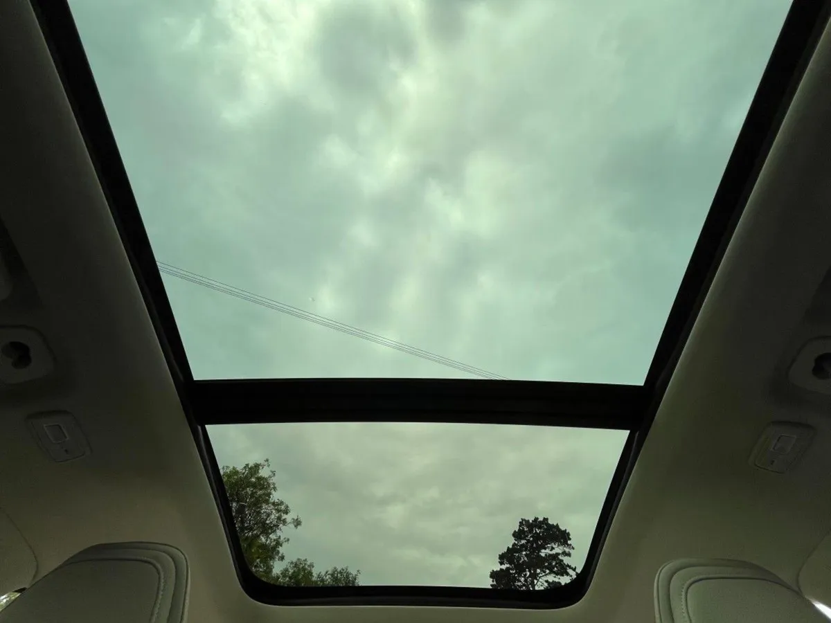 Volvo XC90 Blond Leather T8 AWD Dark Plus - Image 3