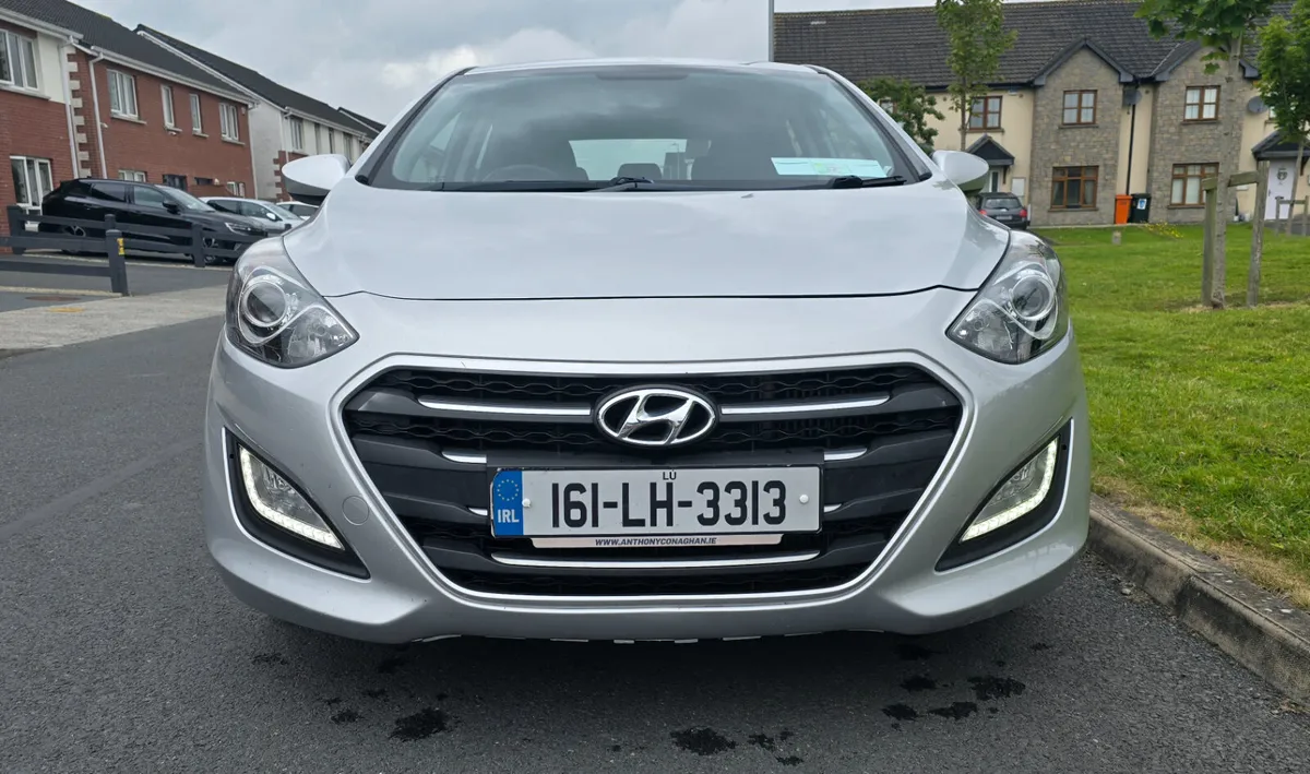 Hyundai i30 2016 Diesel Deluxe - Image 2