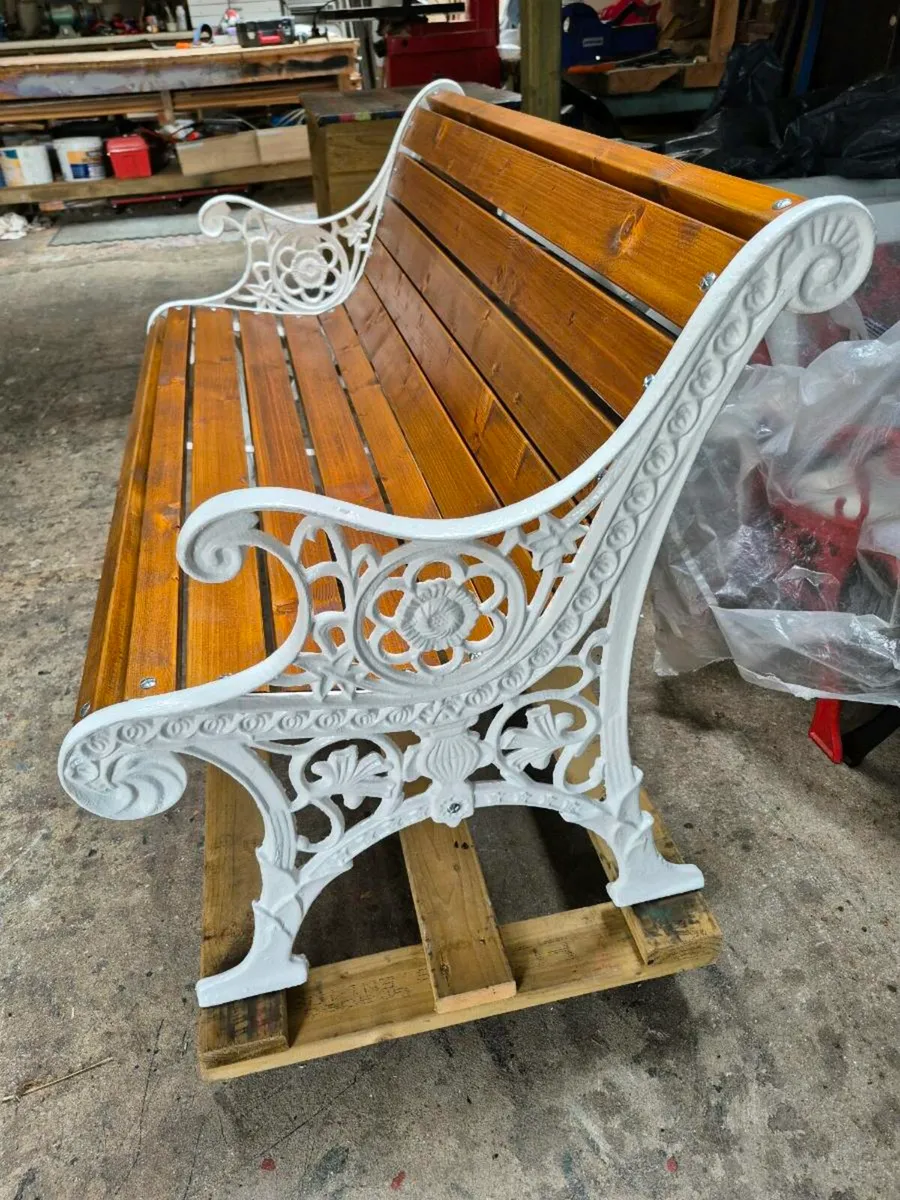 Cast iron Garden bench - Image 1