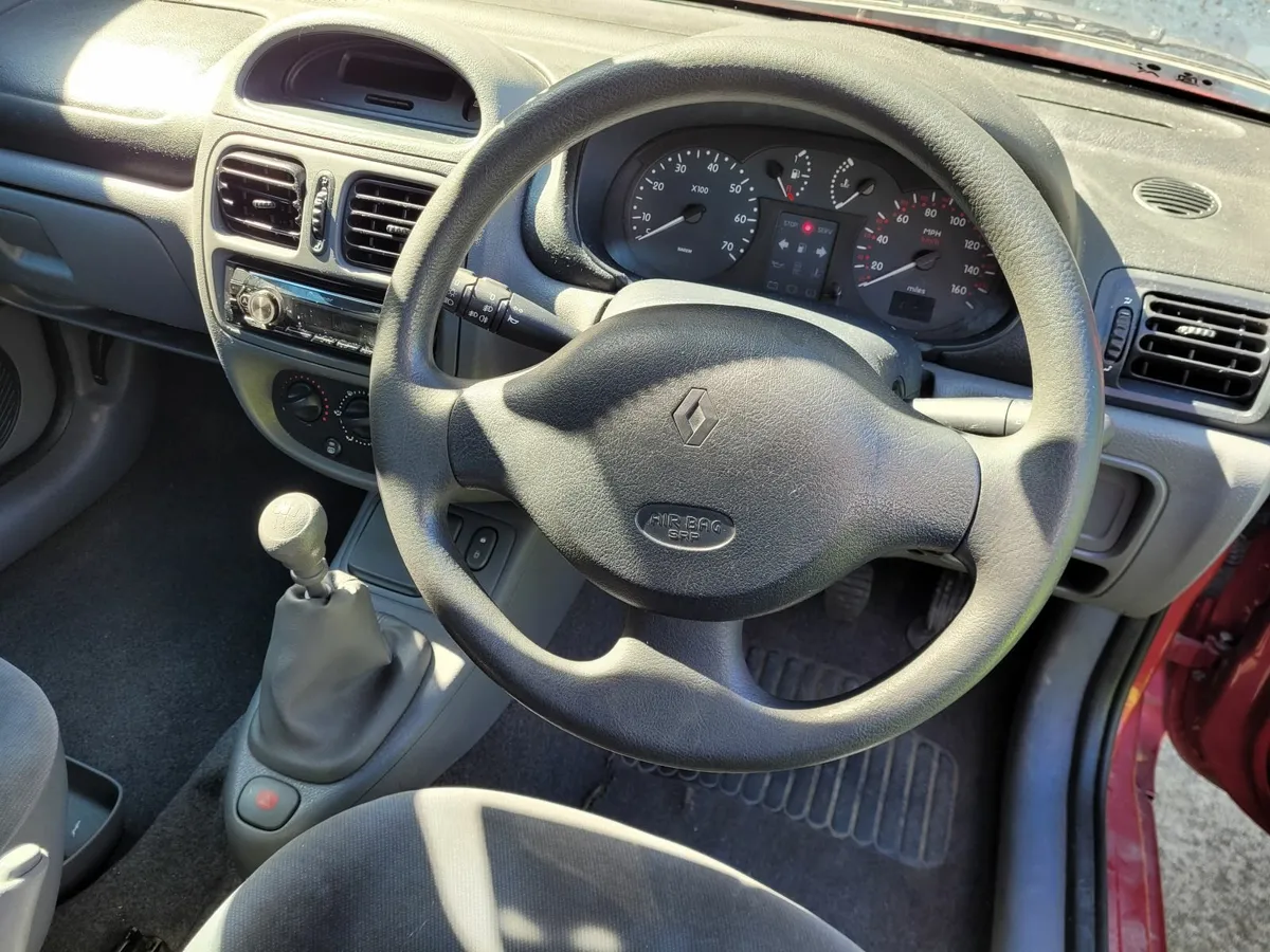 Renault Clio 2001 - Image 4