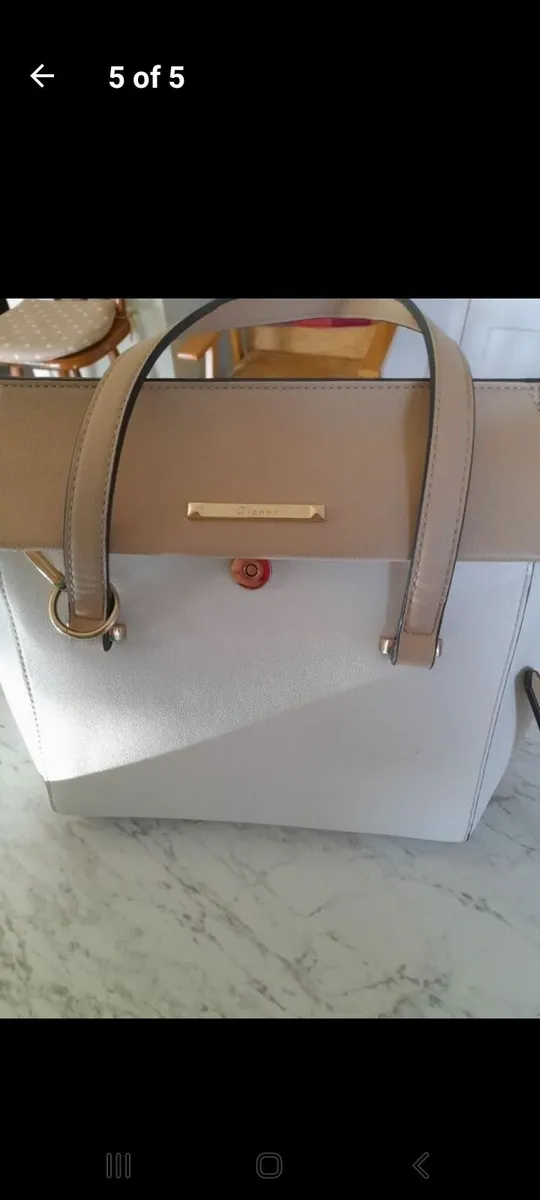 Ladies bag - Image 1
