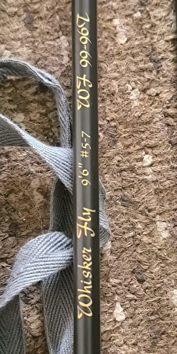 Daiwa whisker 9'6 3 piece 5/7wt  fly rod and bag. - Image 2