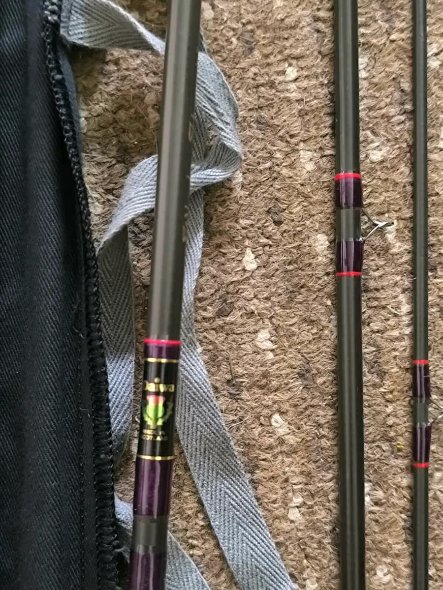 Daiwa whisker 9'6 3 piece 5/7wt  fly rod and bag. - Image 3