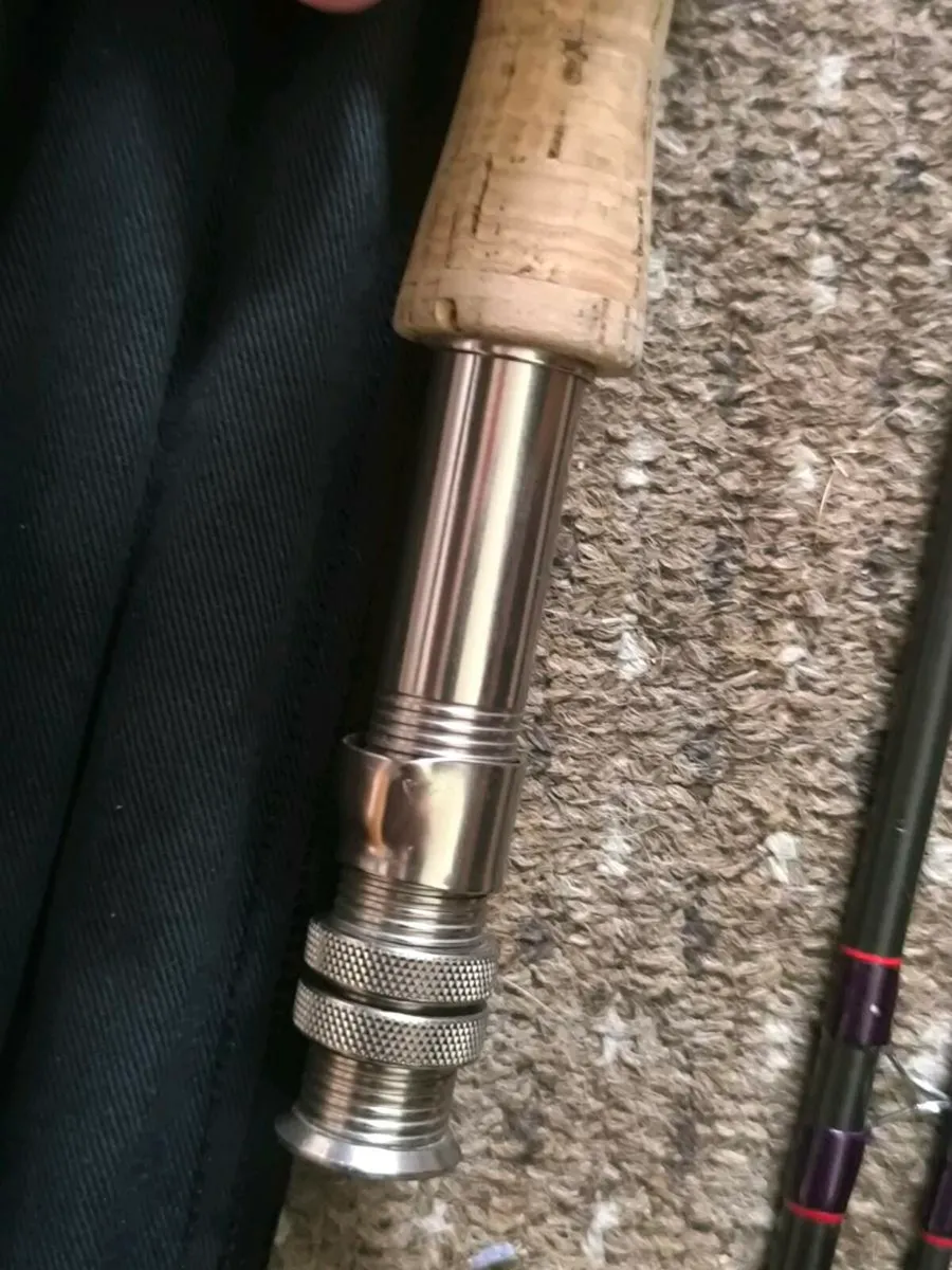 Daiwa whisker 9'6 3 piece 5/7wt  fly rod and bag. - Image 4