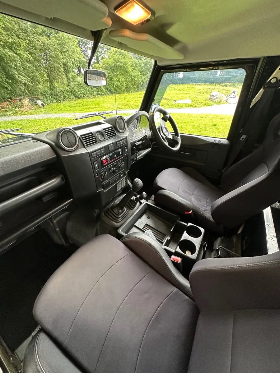 Land Rover Defender 2008 - Image 4
