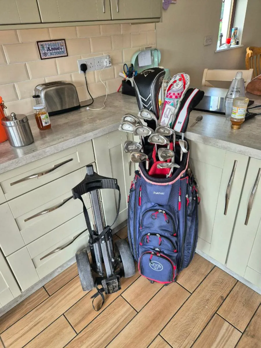 Golf Set & Trolley - Image 1