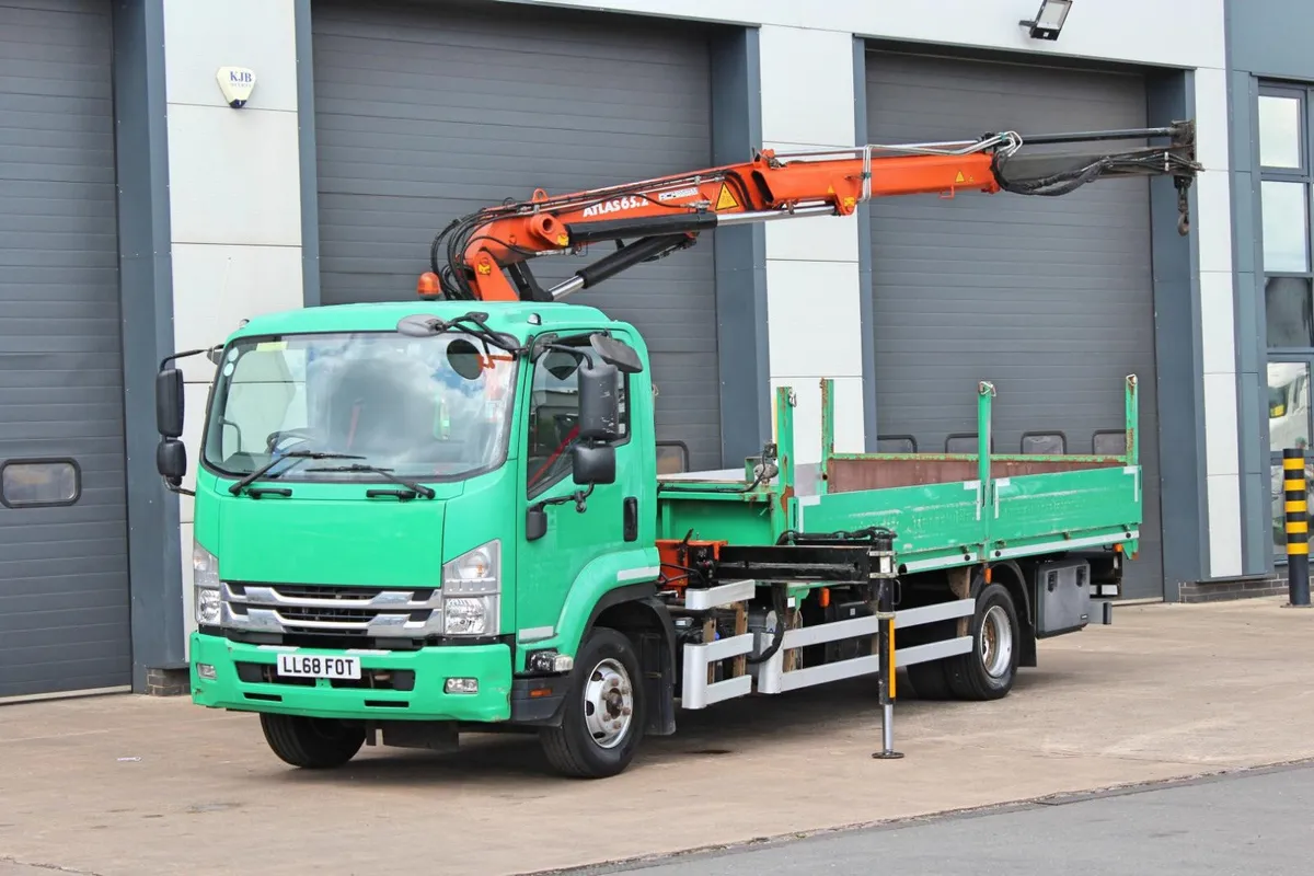 2018 ISUZU- F11-210 DROPSIDE FLAT WITH CRANE - Image 3