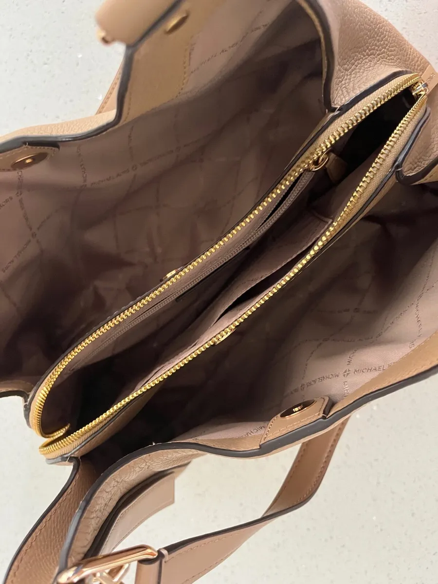 Michael Kors handbag - Image 4