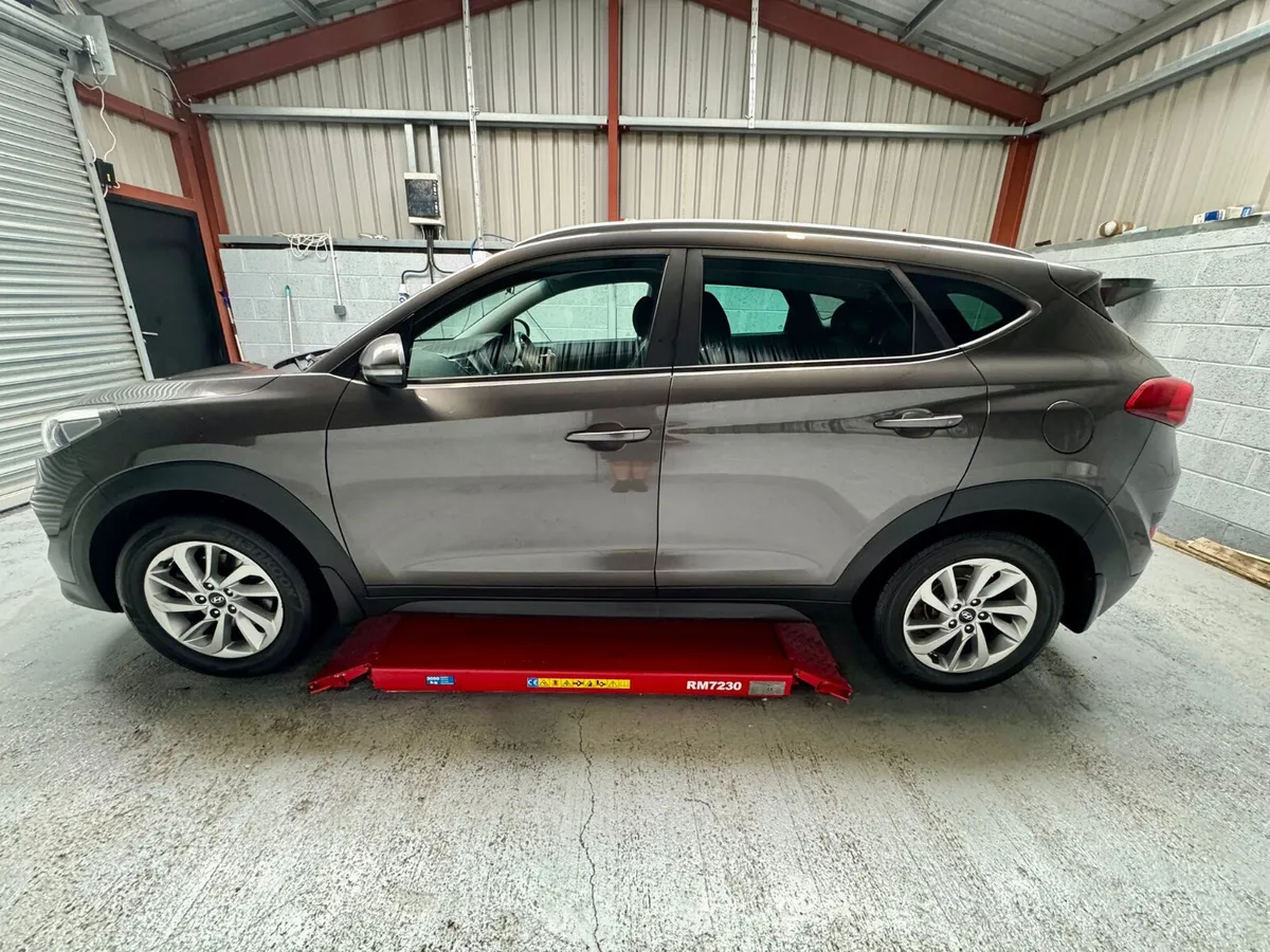 Hyundai Tucson 2017    Executive Model ! - Image 2