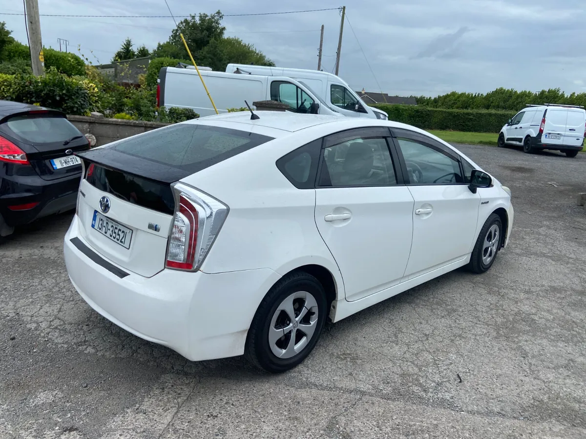 Toyota Prius 2013 - Image 4