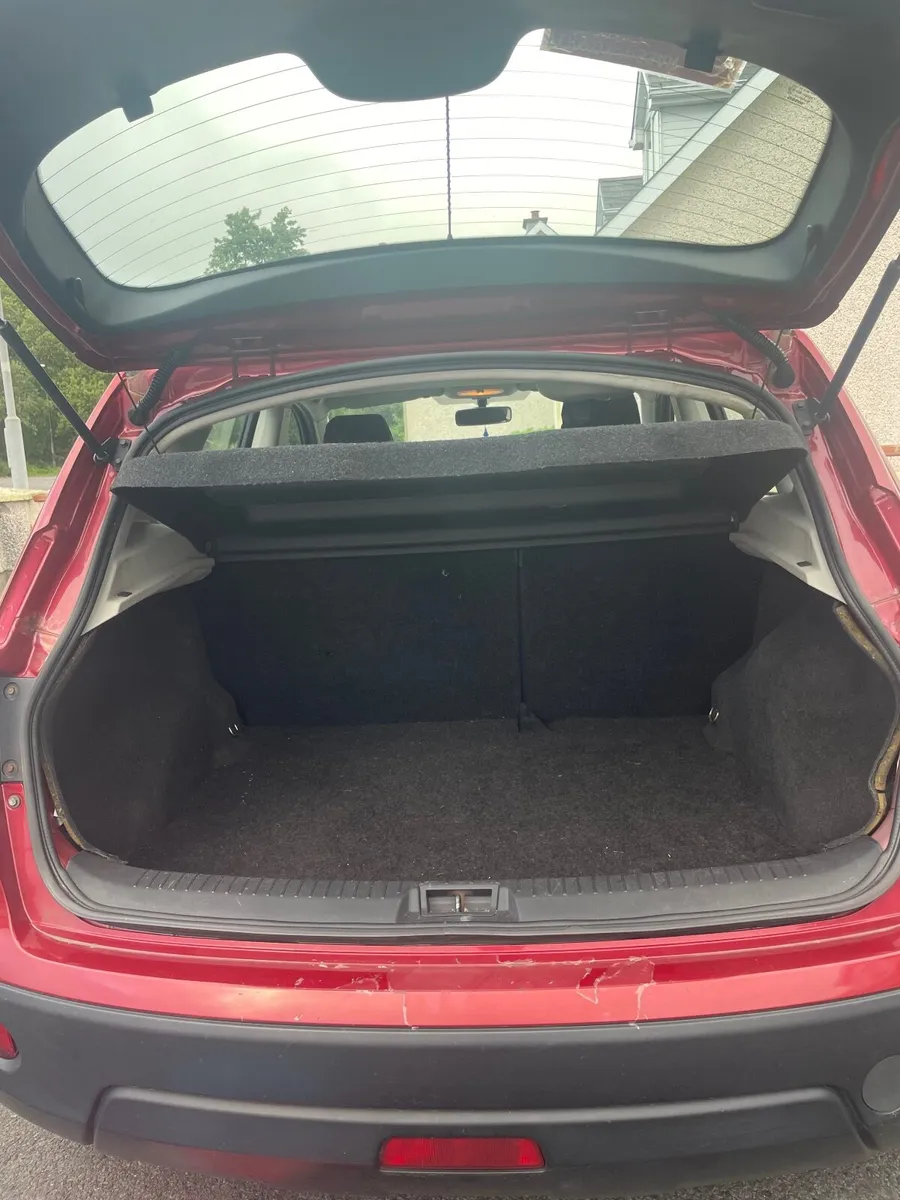 Nissan Qashqai 2011 - Image 2