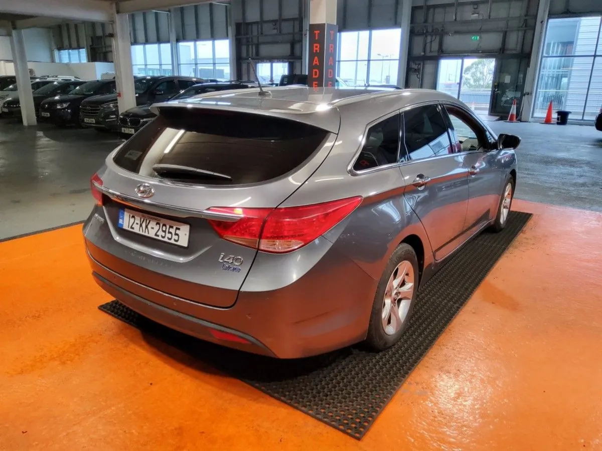 Hyundai i40 Comfort 1.7 Diesel - Image 3