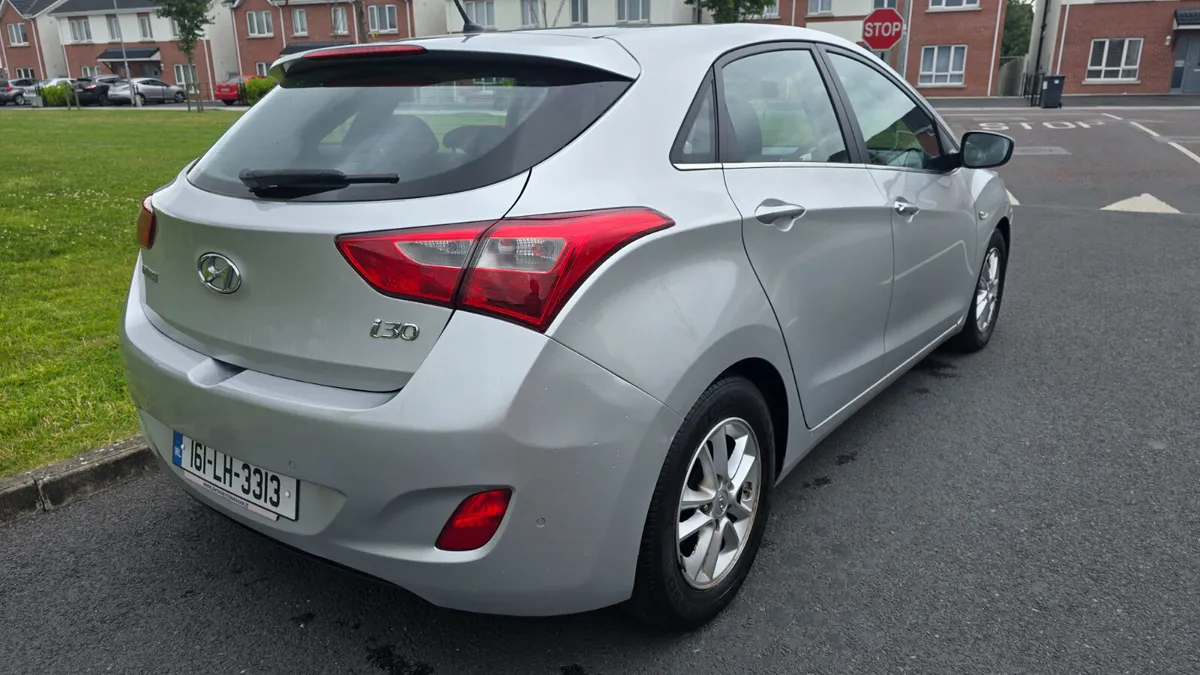 Hyundai i30 2016 Diesel Deluxe - Image 4