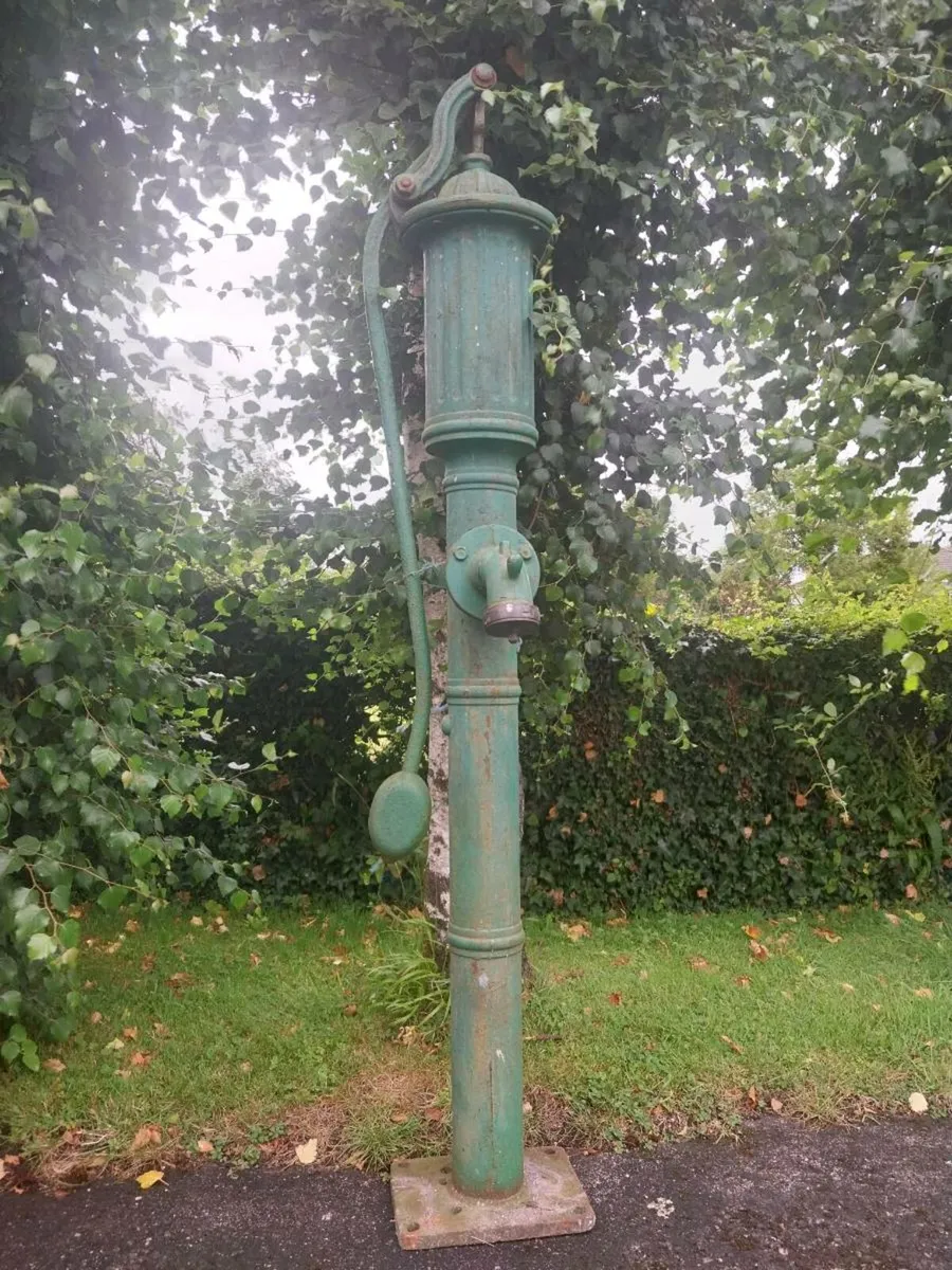 Antique Water Pump 6ft - Image 1