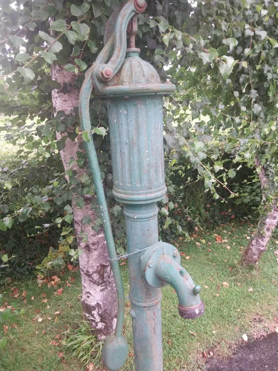 Antique Water Pump 6ft - Image 2