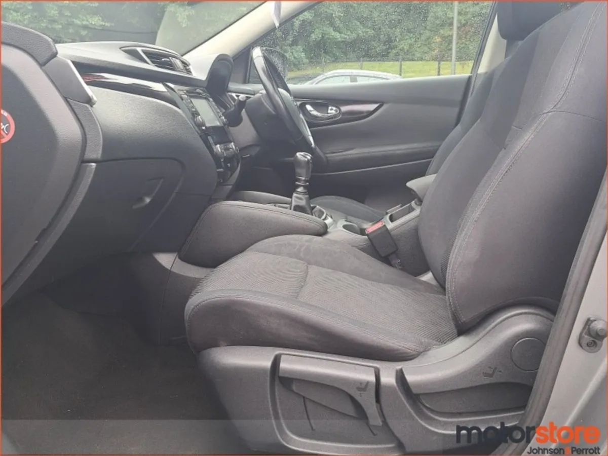 Nissan QASHQAI 1.5d SVE (one Year Warranty / AA M - Image 4