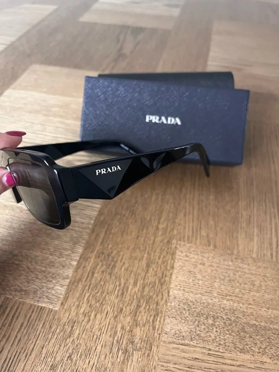 Genuine Prada Mens Sunglasses - Image 3