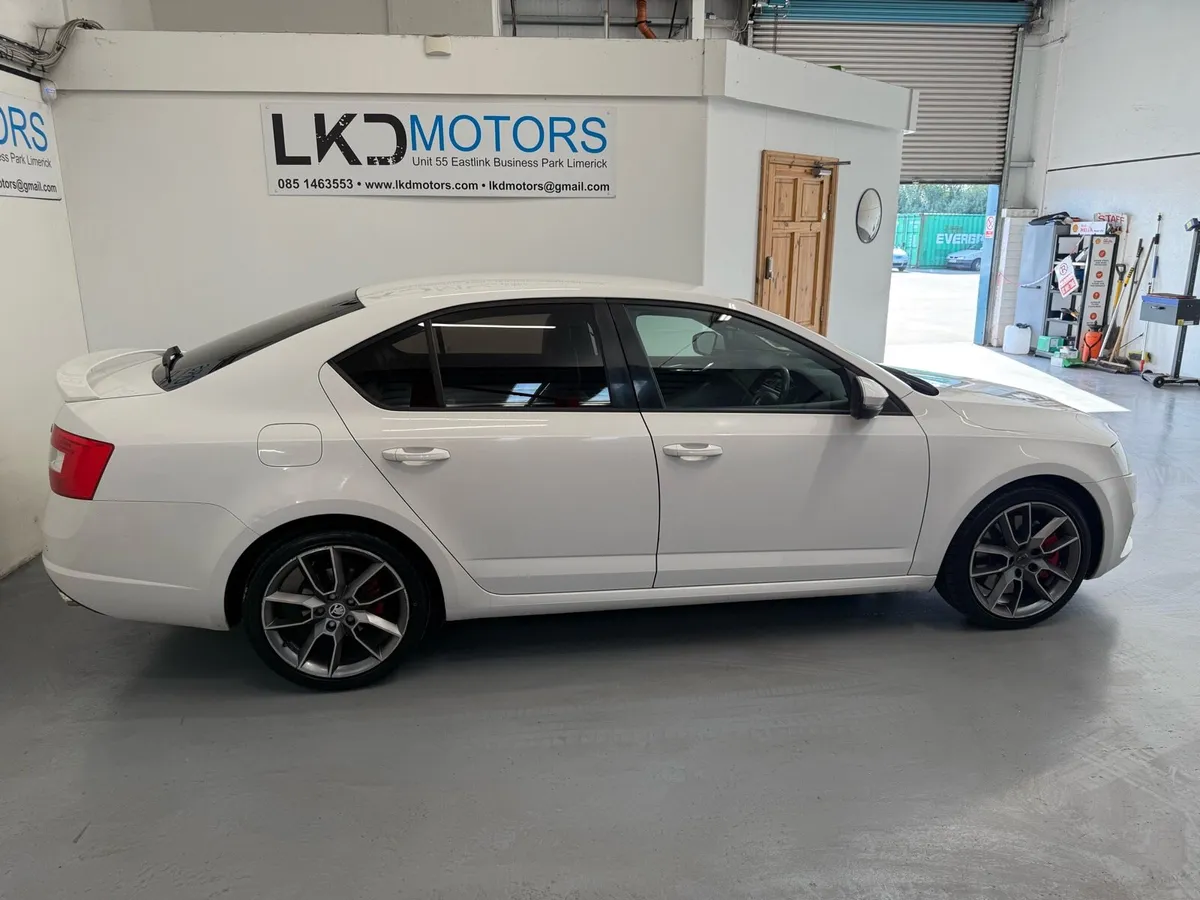 Skoda octavia VRS 2014 drive like new - Image 4