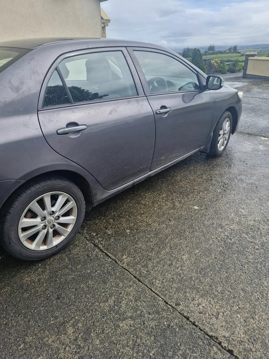 Toyota Corolla 2011 - Image 1