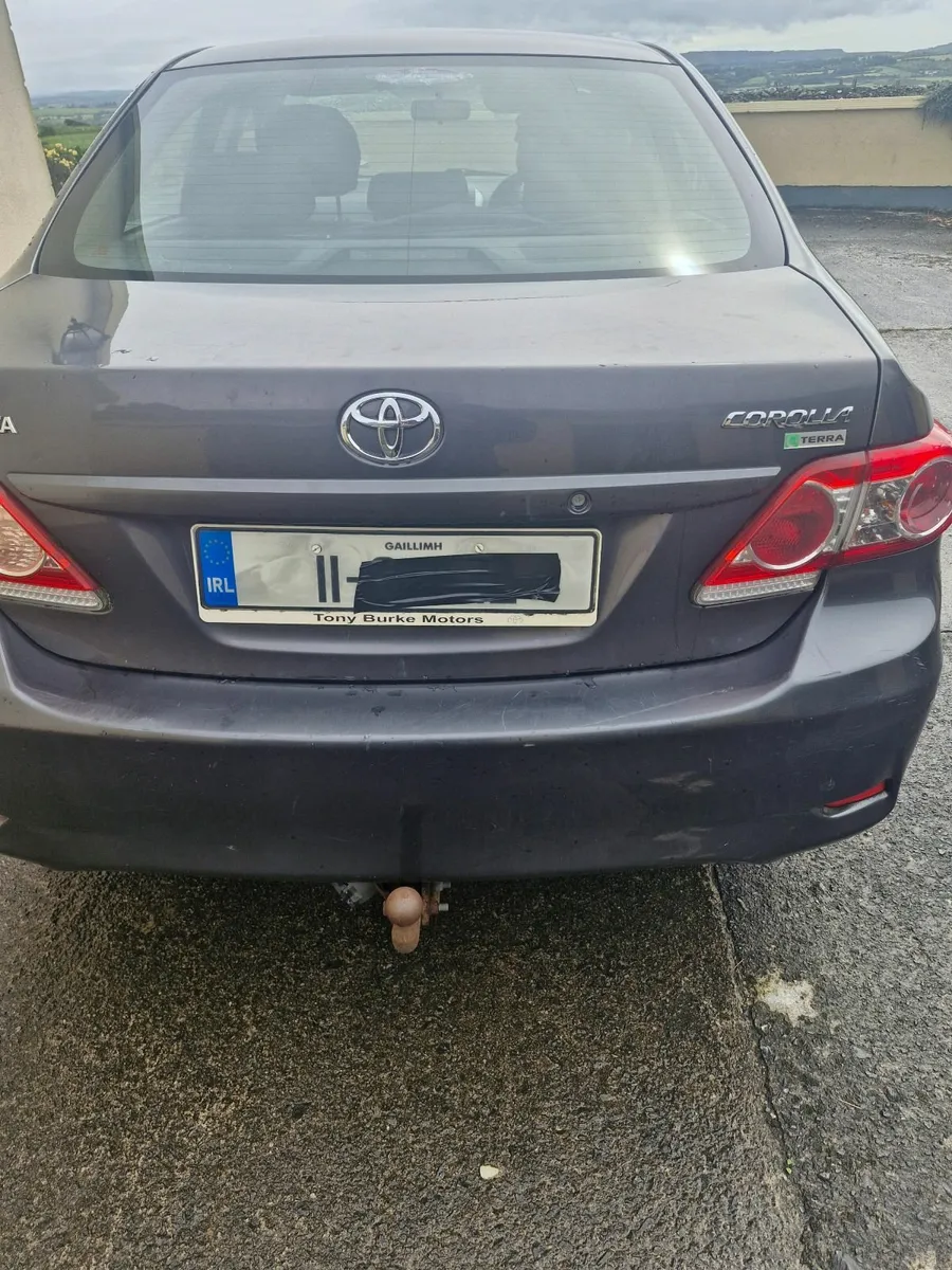 Toyota Corolla 2011 - Image 2