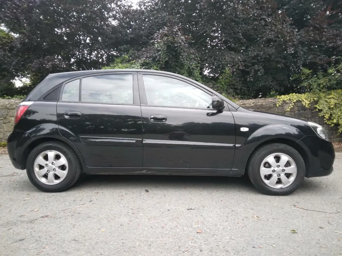 2011 Kia Rio. New NCT. Very Low Mileage. - Image 2