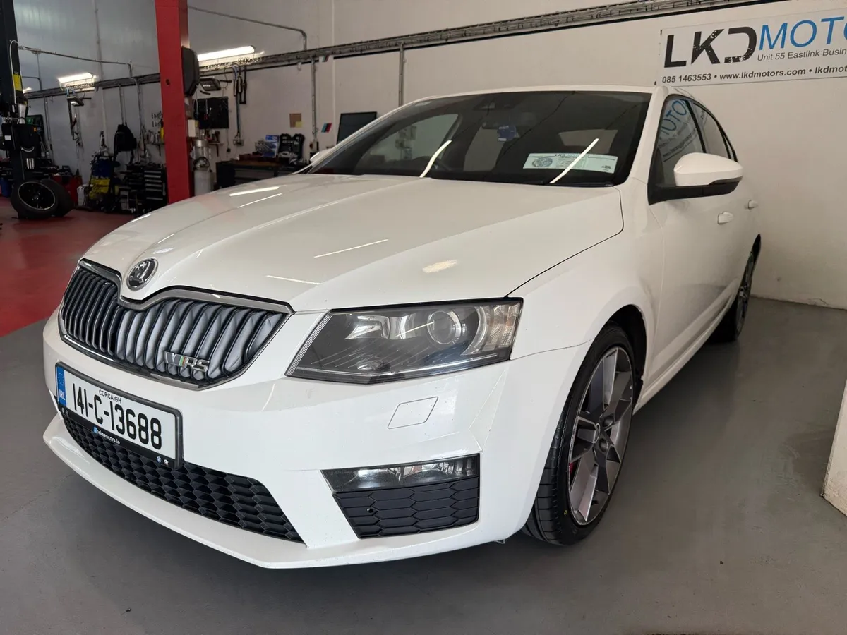 Skoda octavia VRS 2014 drive like new - Image 2