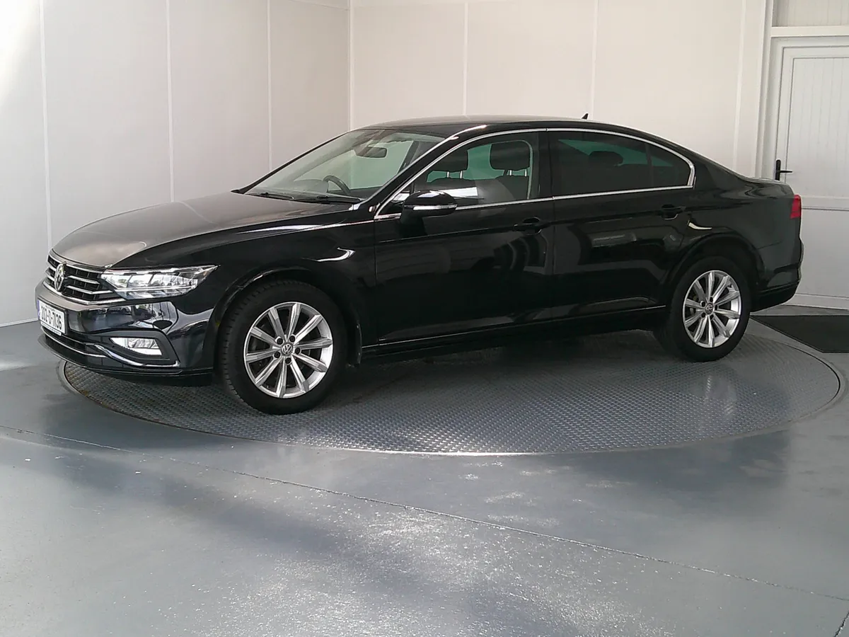 Volkswagen Passat 2020 - Image 3