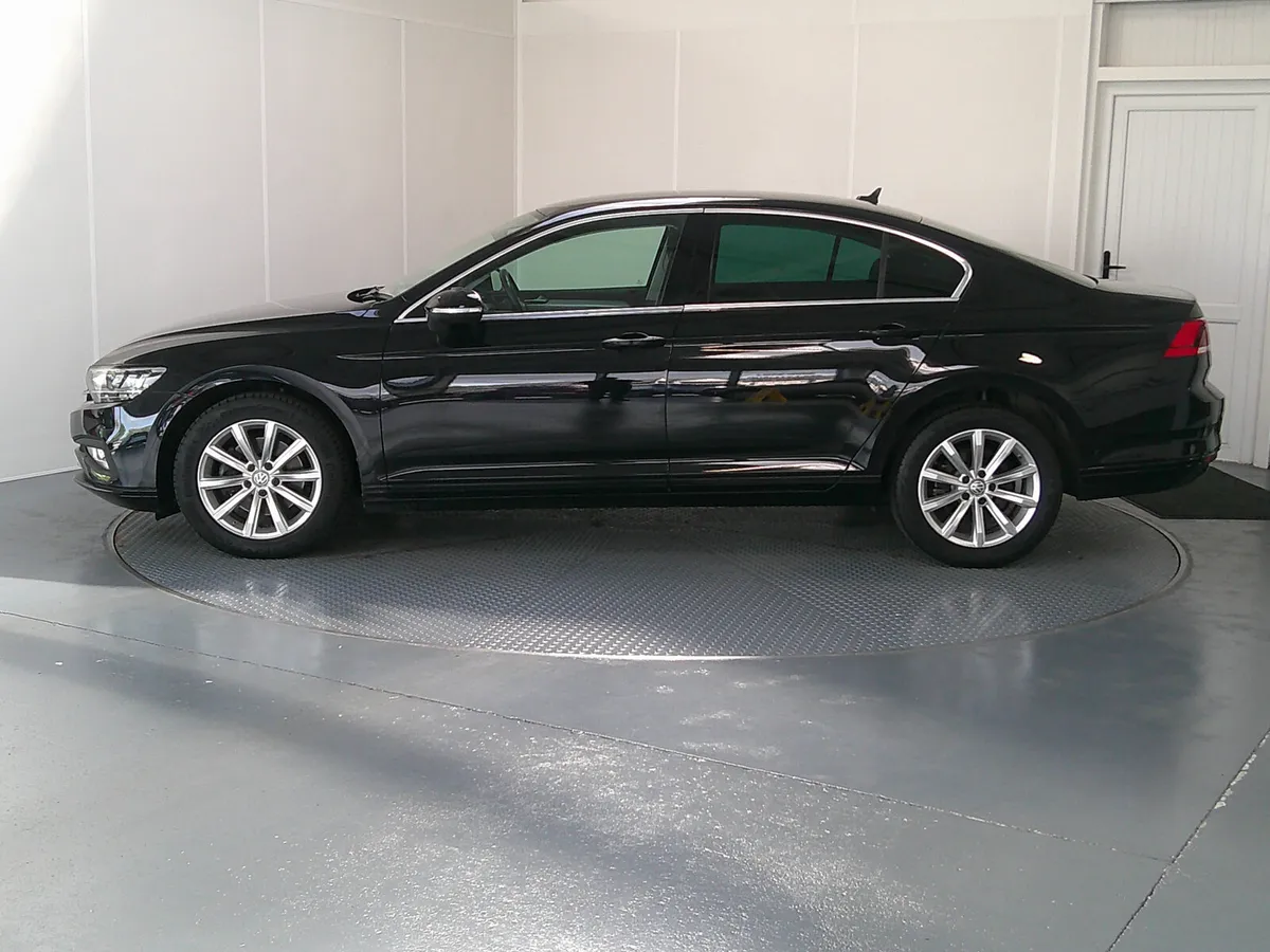 Volkswagen Passat 2020 - Image 4