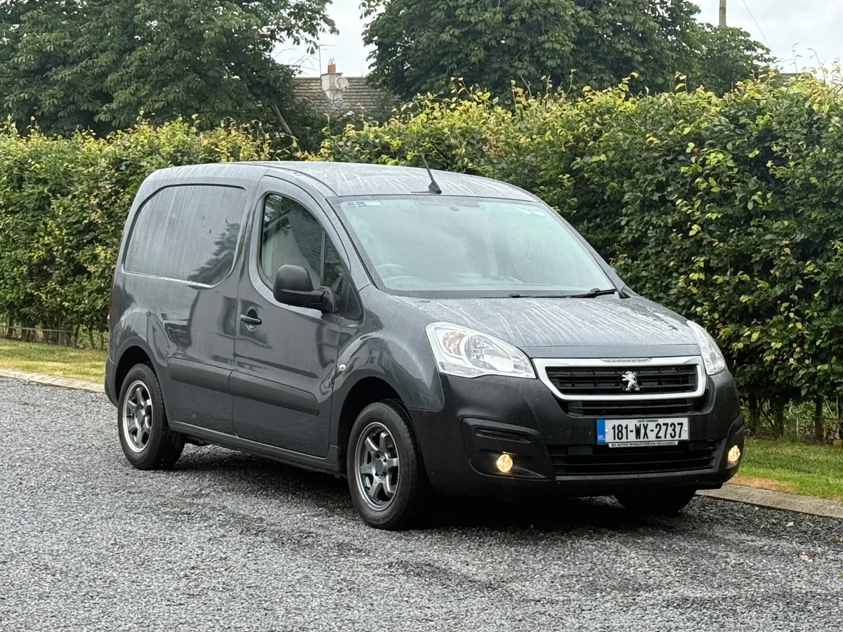 2018 Peugeot Partner Professional Low KMS - Image 2