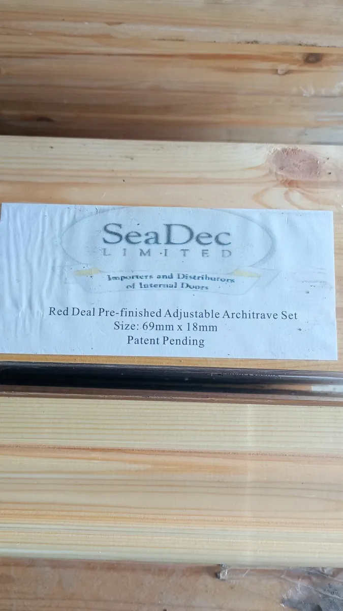 18mm X 69mm Red deal, pre varnished architrave pac - Image 1
