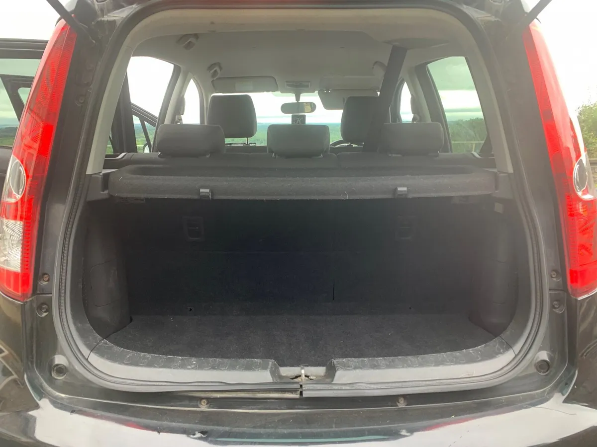 Suzuki Splash 2009 - Image 2