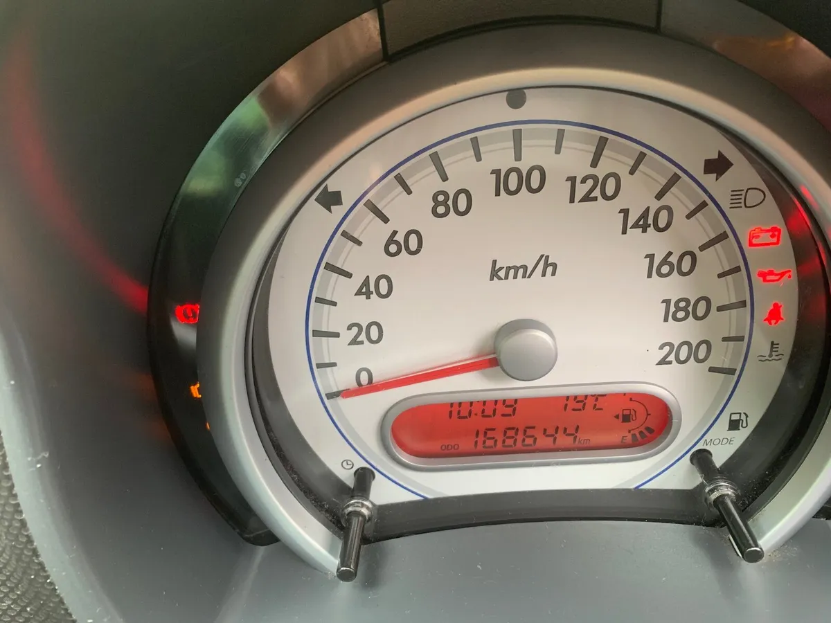 Suzuki Splash 2009 - Image 3