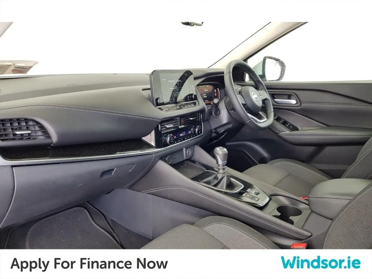 Nissan QASHQAI 1.3 PET Mild Hybrid SV Premium - Image 4