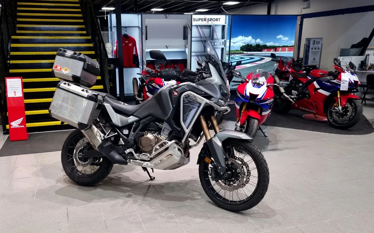 Honda CRF1100 Africa Twin Manual - Image 2
