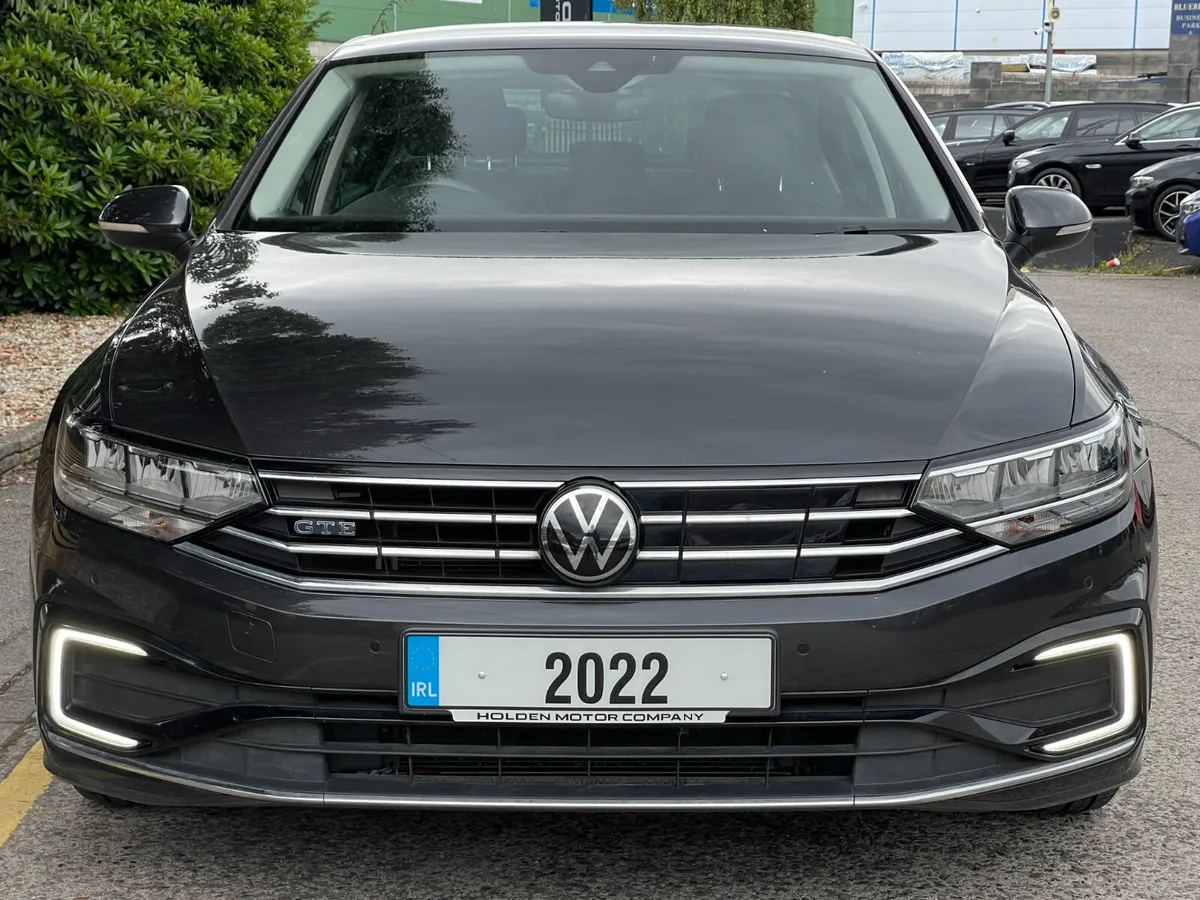 Volkswagen Passat..HEATED SEATS..2 KEYS..ERGO SEAT - Image 4
