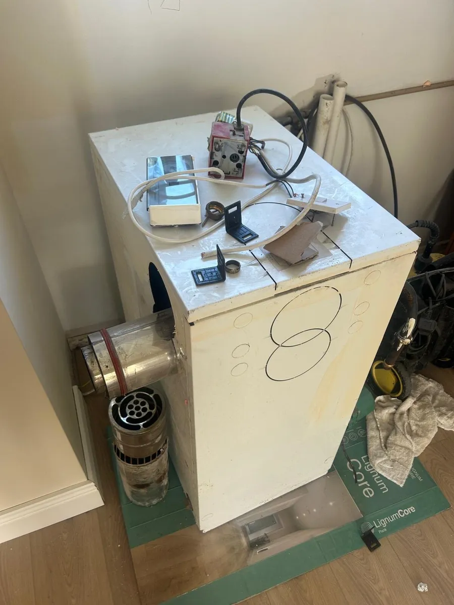 NEW Indoor Oil Burner (with manuals) - Image 1